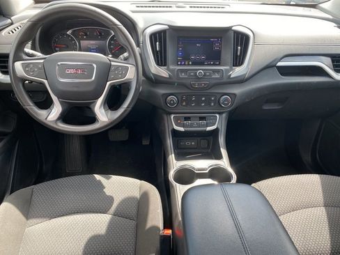 Used 2024 GMC Terrain SLE image 9