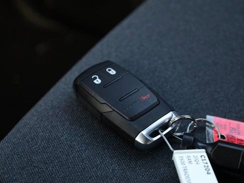 Used 2024 RAM 3500 Tradesman w/ Chrome Appearance Group image 24