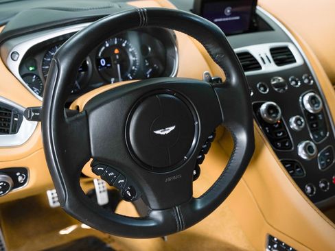 Used 2017 Aston Martin Vanquish Coupe image 41