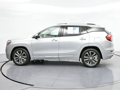 Used 2020 GMC Terrain Denali w/ Denali Premium Package image 4