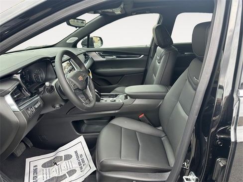 New 2025 Cadillac XT5 Premium Luxury w/ Technology Package image 9