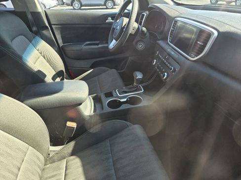 Used 2021 Kia Sportage LX AWD/4WD image 12
