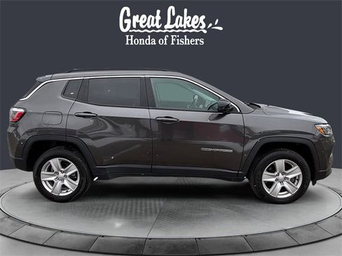 Used 2022 Jeep Compass Latitude image 6