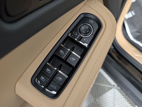 New 2026 Porsche Macan image 26