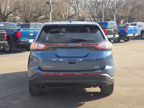 Used 2018 Ford Edge SE image 4