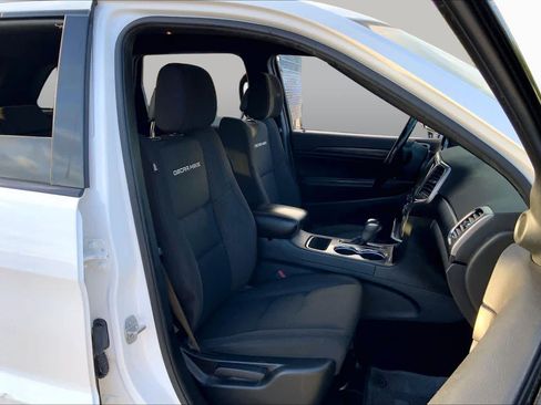 Used 2021 Jeep Grand Cherokee Freedom Edition RWD image 9