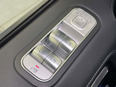 Used 2025 Mercedes-Benz G 63 AMG 4MATIC image 35