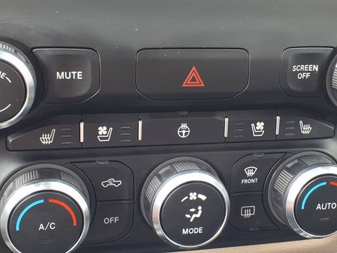 Used 2021 RAM 1500 Laramie AWD/4WD image 18