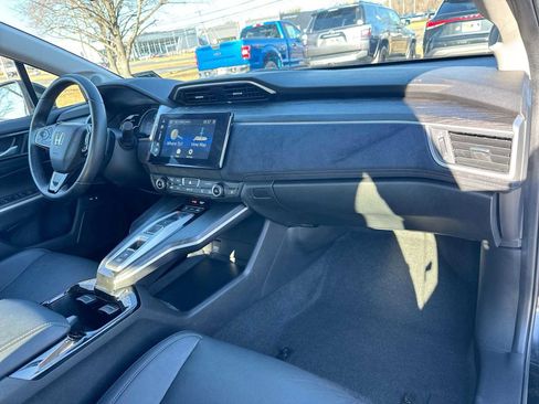 Certified 2018 Honda Clarity Touring image 16