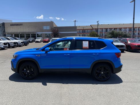 Certified 2023 Volkswagen Taos SE w/ Panoramic Sunroof Package FWD image 48