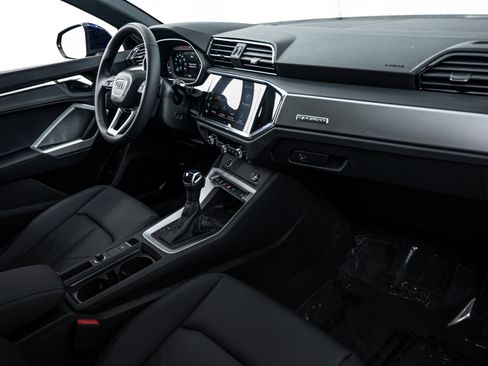 New 2025 Audi Q3 2.0T Premium image 10