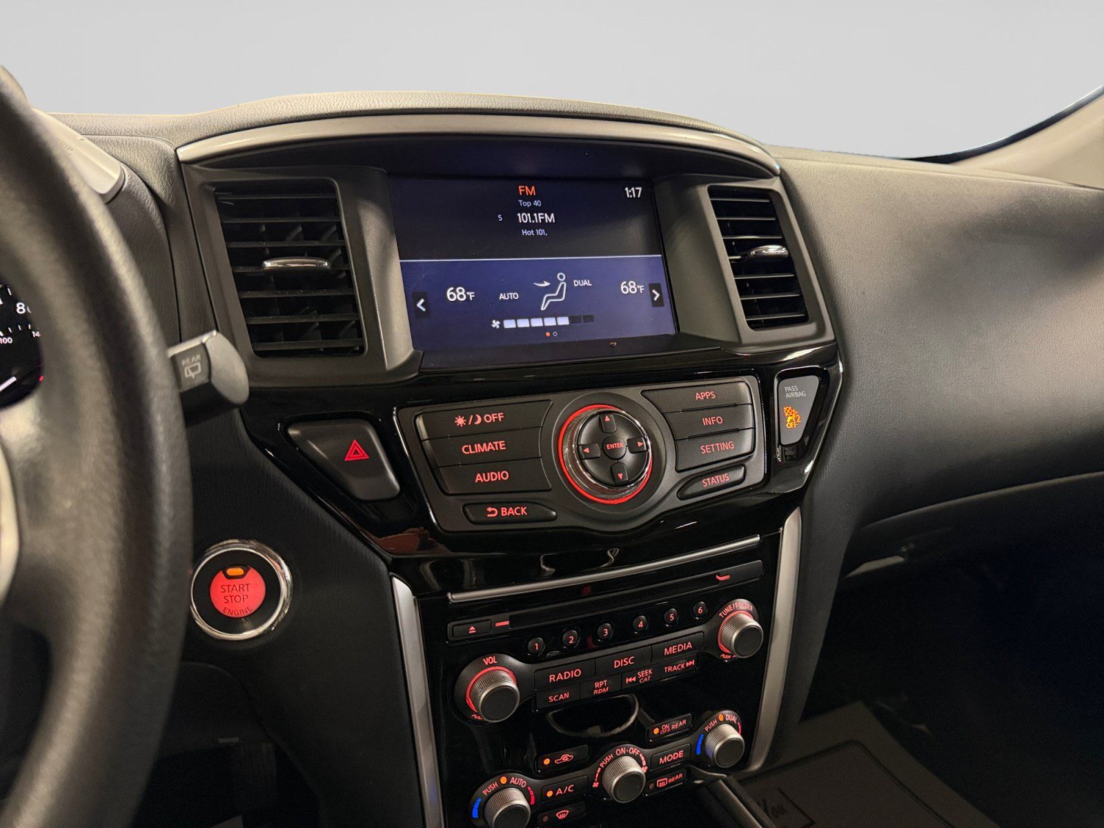 Used 2018 Nissan Pathfinder S AWD/4WD image 27