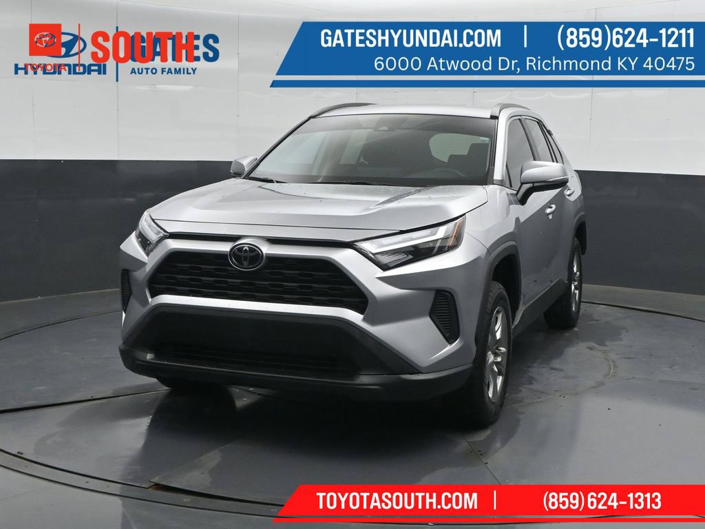 Used 2024 Toyota RAV4 XLE AWD/4WD image 5