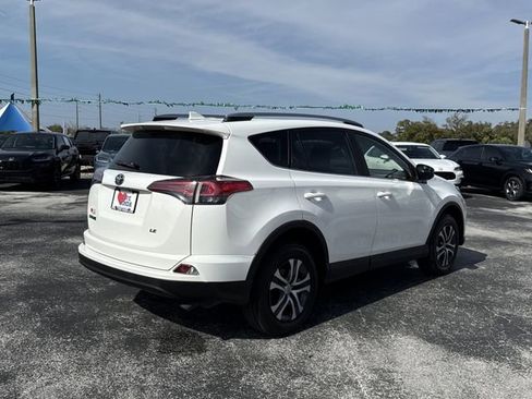 Used 2017 Toyota RAV4 LE image 9