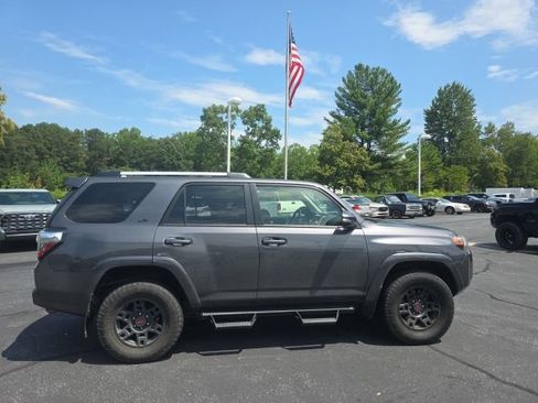 Used 2019 Toyota 4Runner SR5 Premium AWD/4WD image 9