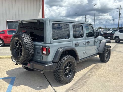 Used 2024 Jeep Wrangler Unlimited Sport AWD/4WD image 7