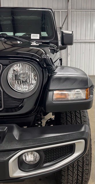 Used 2024 Jeep Gladiator Sport AWD/4WD image 9