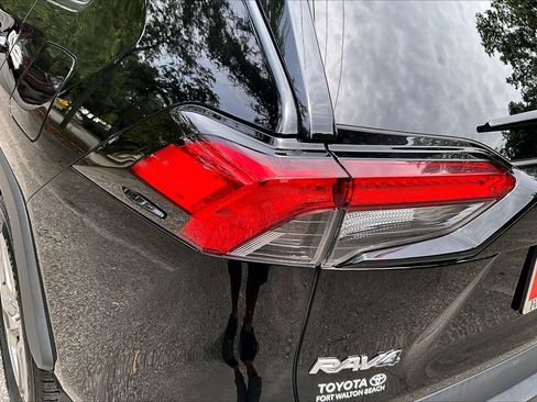 Used 2021 Toyota RAV4 XLE Premium AWD/4WD image 20