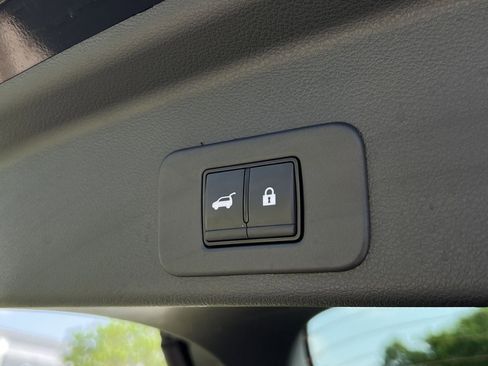 Certified 2025 Nissan Murano SL image 27