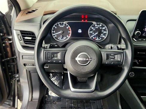 Used 2023 Nissan Rogue S FWD image 14