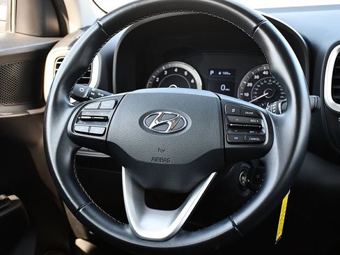 Used 2022 Hyundai Venue SEL FWD image 23