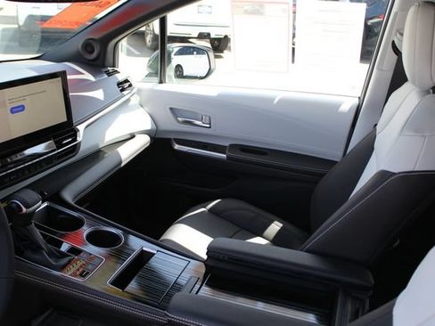Certified 2026 Toyota Sienna XSE FWD image 50
