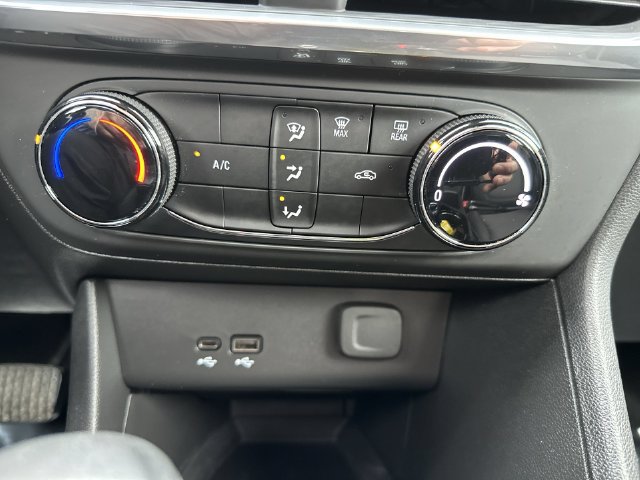 Certified 2024 Buick Encore GX Preferred AWD/4WD image 26