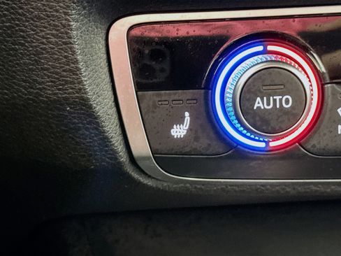 Used 2020 Audi Q3 2.0T Prestige image 5