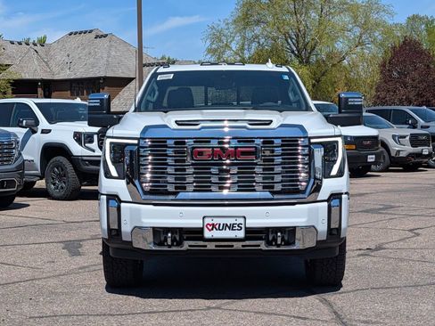 New 2026 GMC Sierra 3500 Denali w/ Denali Reserve Package AWD/4WD image 2