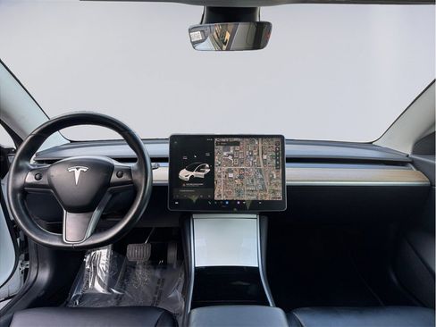 Used 2018 Tesla Model 3 Long Range image 17