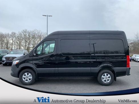 Used 2025 Mercedes-Benz Sprinter 2500 image 5