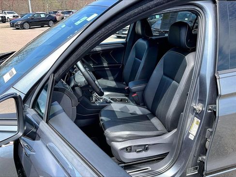 Used 2023 Volkswagen Tiguan SE R-Line AWD/4WD image 10
