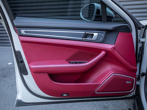 Certified 2023 Porsche Panamera 4 image 21