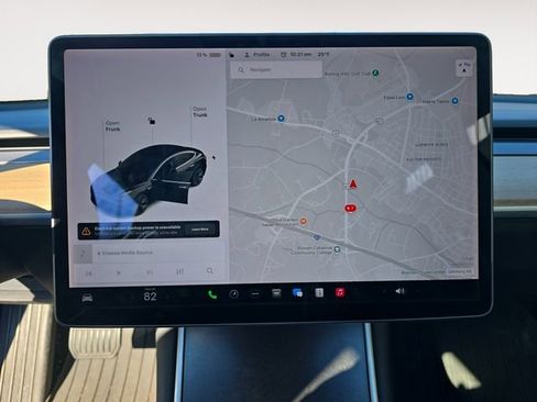 Used 2018 Tesla Model 3 Long Range image 10