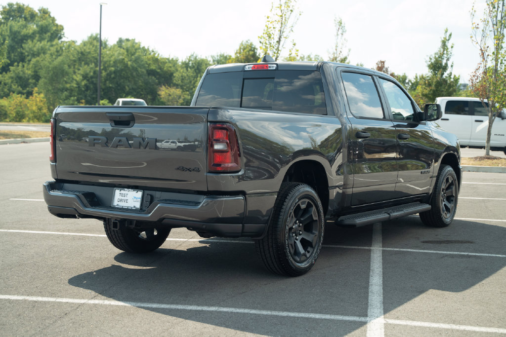 New 2027 RAM 1500 Express AWD/4WD image 7