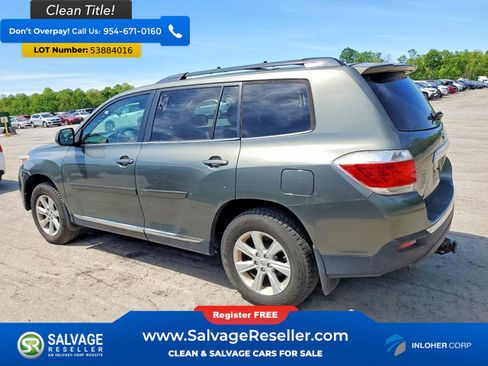 Used 2012 Toyota Highlander SE w/ Tow Pkg AWD/4WD image 3
