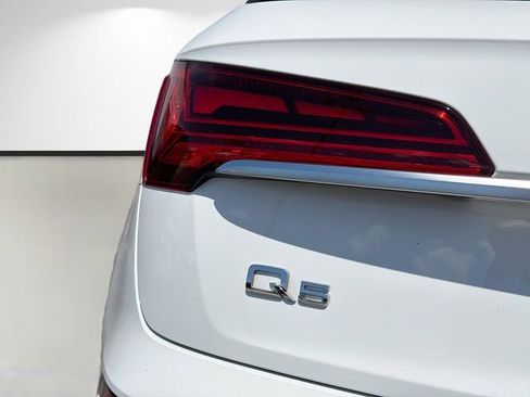 Used 2023 Audi Q5 2.0T Premium w/ Convenience Package AWD/4WD image 10