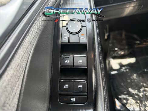 Used 2023 Nissan Rogue SV FWD image 17