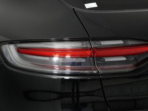 Certified 2025 Porsche Macan image 21