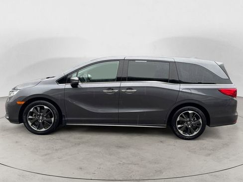 Used 2023 Honda Odyssey Touring image 2