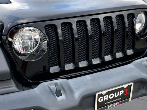 Used 2023 Jeep Wrangler Unlimited Sport AWD/4WD image 29
