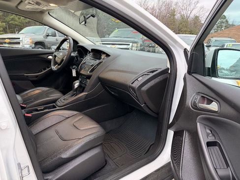 Used 2016 Ford Focus SE w/ Equipment Group 201A image 21