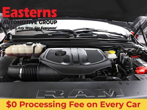 Used 2025 RAM 1500 Laramie AWD/4WD image 7