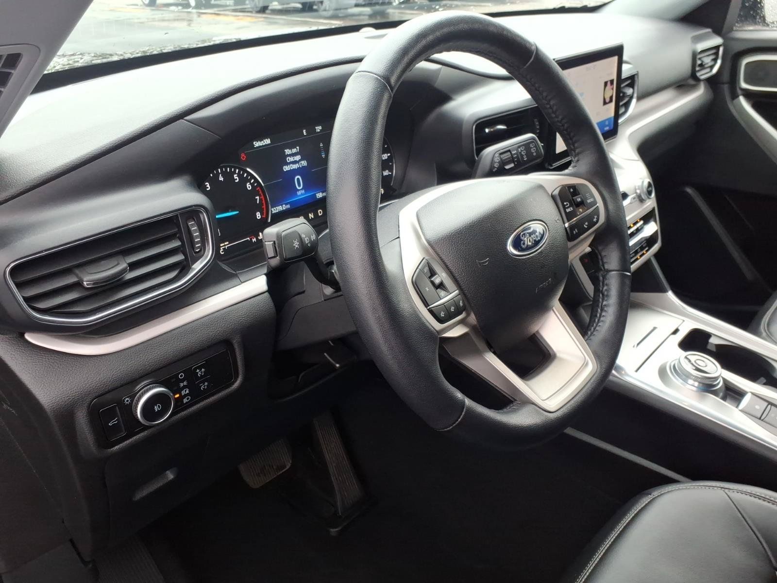 Used 2023 Ford Explorer XLT w/ Equipment Group 202A AWD/4WD image 17