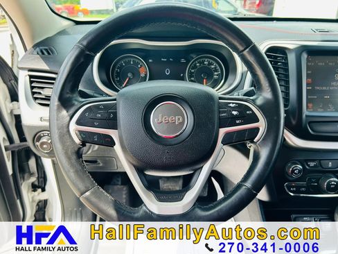 Used 2016 Jeep Cherokee Trailhawk w/ Trailer Tow Group AWD/4WD image 21