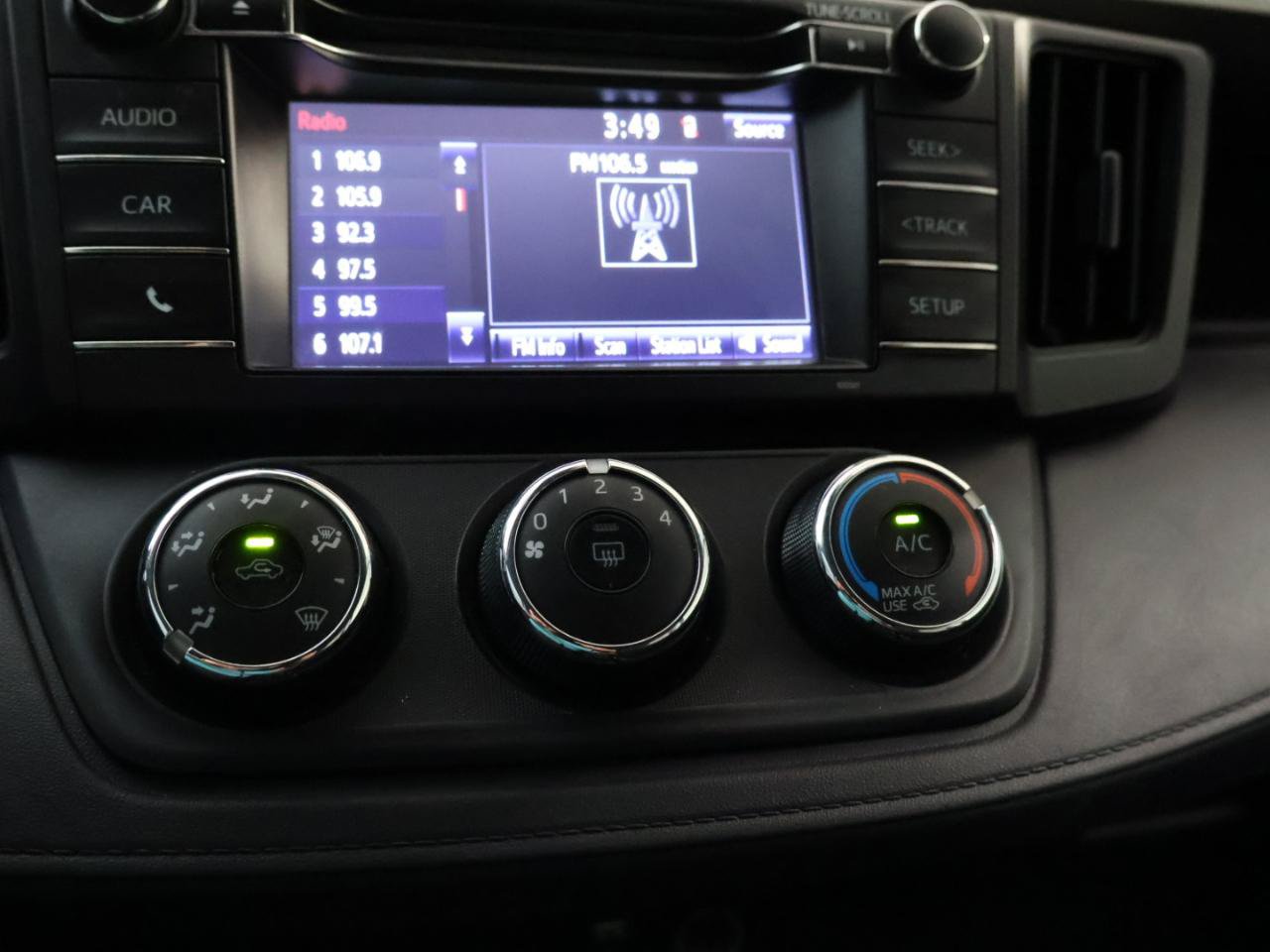 Used 2017 Toyota RAV4 LE FWD image 16
