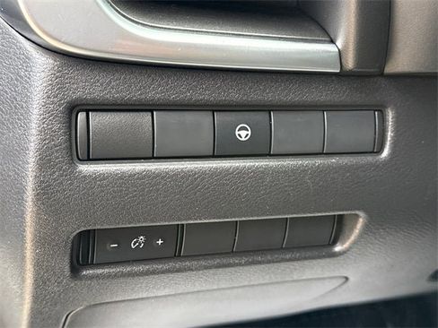 Used 2021 Nissan Rogue SV image 21