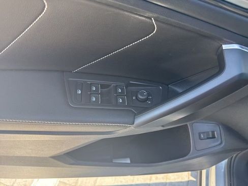 Used 2023 Volkswagen Tiguan SE R-Line FWD image 18