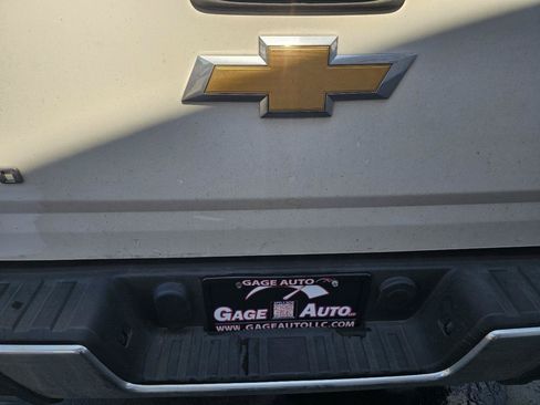 Used 2019 Chevrolet Colorado W/T w/ WT Convenience Package RWD image 16
