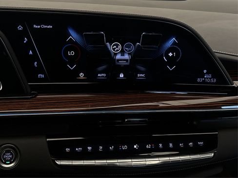 Certified 2024 Cadillac Escalade Premium Luxury image 28